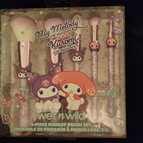 wet n wild Other - Wet n Wild My Melody & Kuromi Brush Set